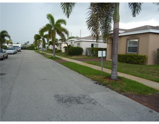 553 East Ridge Circle North Boynton Beach, FL 33435 - Photo 3 of 3 Additional Photo