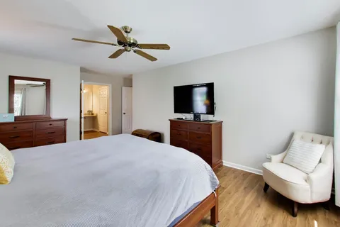 $489,000 | 2446 Lawson Boulevard, Gurnee, IL 60031