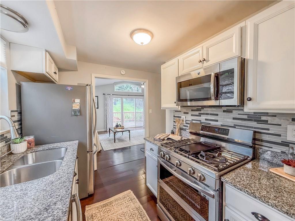 951 Logan Road Bethel Park, PA 15102 - Photo 10 of 37 Gallery Image 10