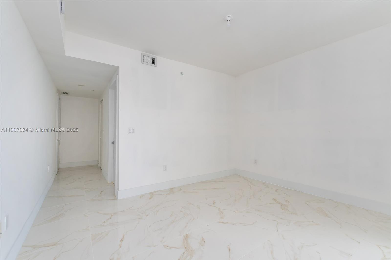 488 Northeast 18th Street, Unit 2810 Miami, FL 33132 - Photo 14 of 31