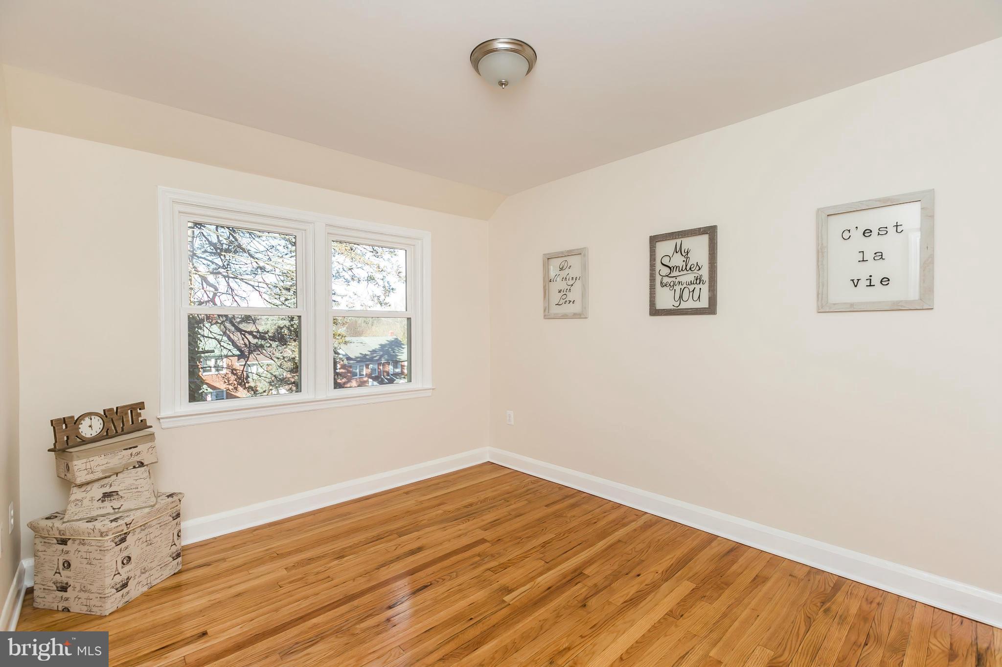 1009 Witherspoon Road Baltimore, MD 21212 - Photo 12 of 30 Bright and Sunny