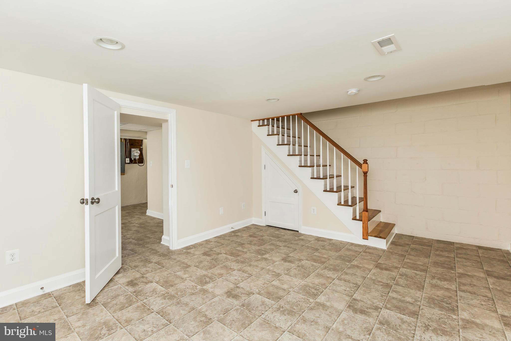 1009 Witherspoon Road Baltimore, MD 21212 - Photo 20 of 30 Space to entertain or relax