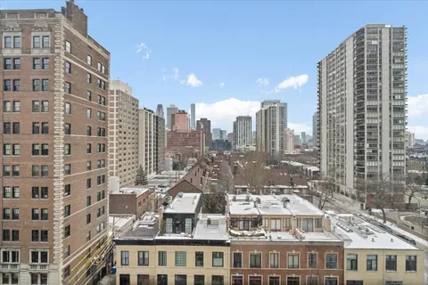 $399,500 | 88 West Schiller Street, Unit 904L, Chicago, IL 60610