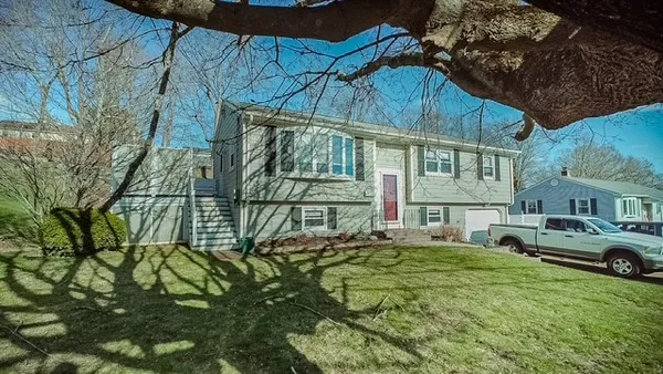 $420,000 | 27 Grandview Drive, West Warwick, RI 02893