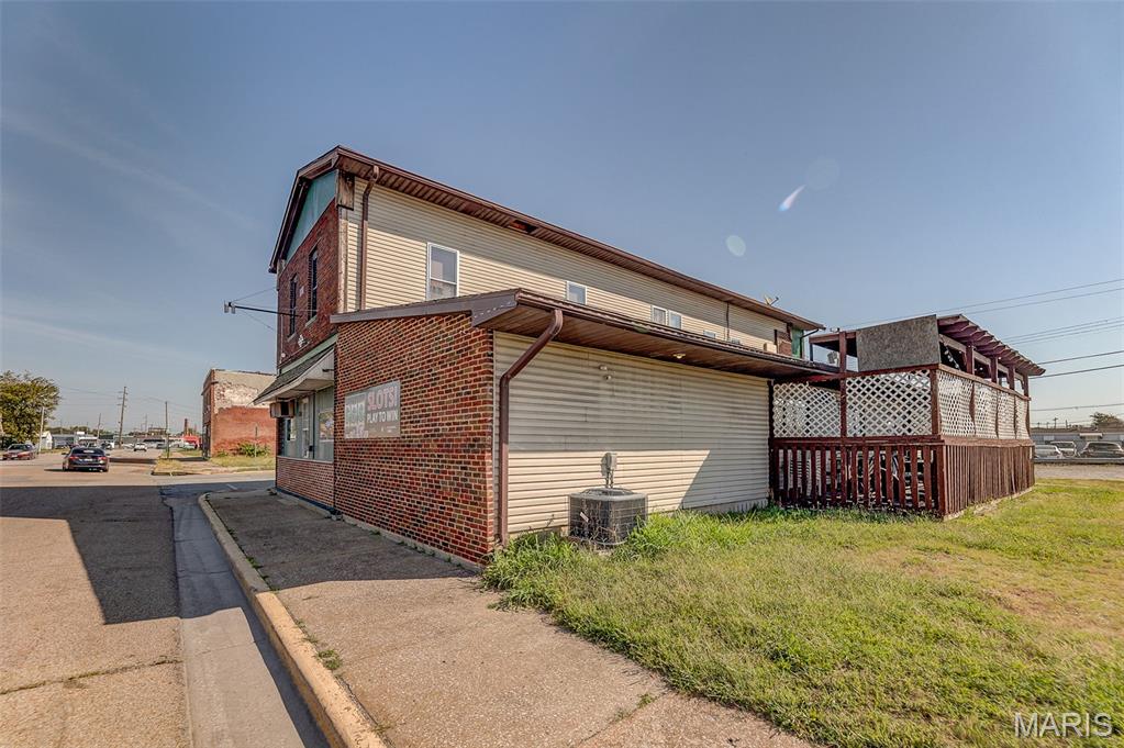 1348 Madison Avenue Madison, IL 62060 - Photo 9 of 19