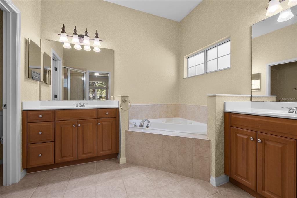 8336 Southwest 8 Place Gainesville, FL 32607 - Photo 16 of 32