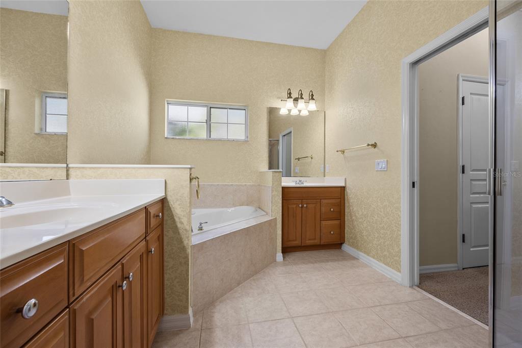 8336 Southwest 8 Place Gainesville, FL 32607 - Photo 17 of 32