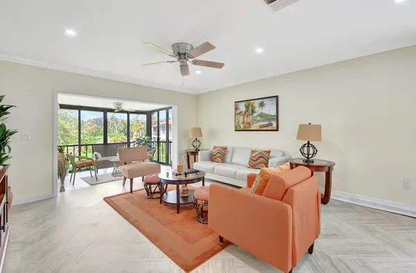 $2,550 | 21209 Lago Circle, Unit 12G, Boca Raton, FL 33433