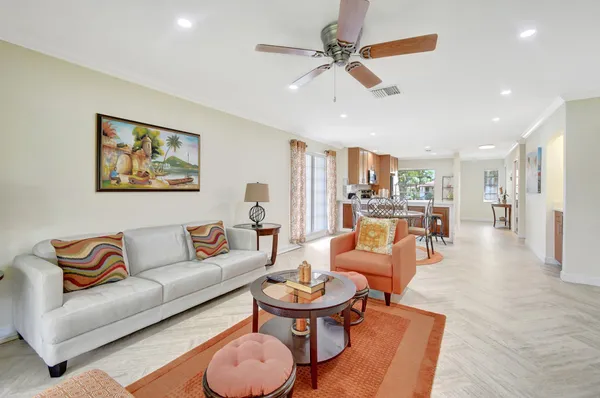 $2,550 | 21209 Lago Circle, Unit 12G, Boca Raton, FL 33433