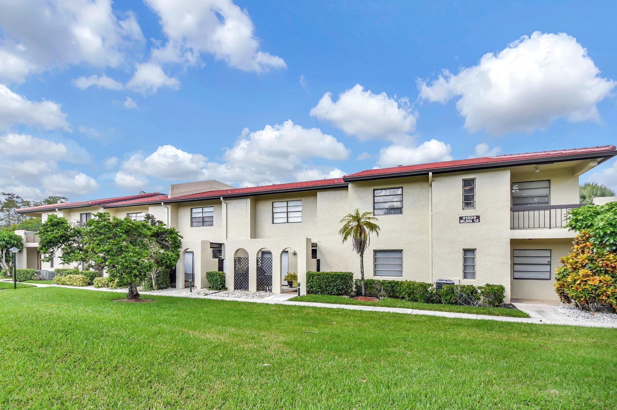 21209 Lago Circle, Unit 12G Boca Raton, FL 33433 - Photo 2 of 39 1-web-or-mls-DSC_1416