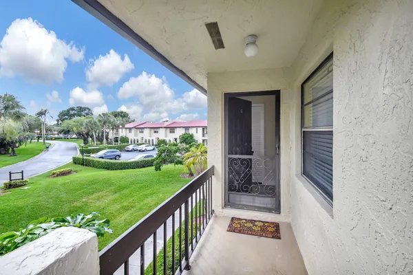 $2,550 | 21209 Lago Circle, Unit 12G, Boca Raton, FL 33433