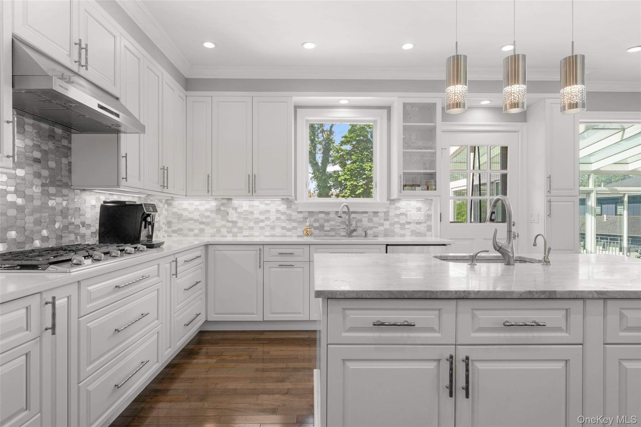 17 Clover Place New Rochelle, NY 10805 - Photo 15 of 50