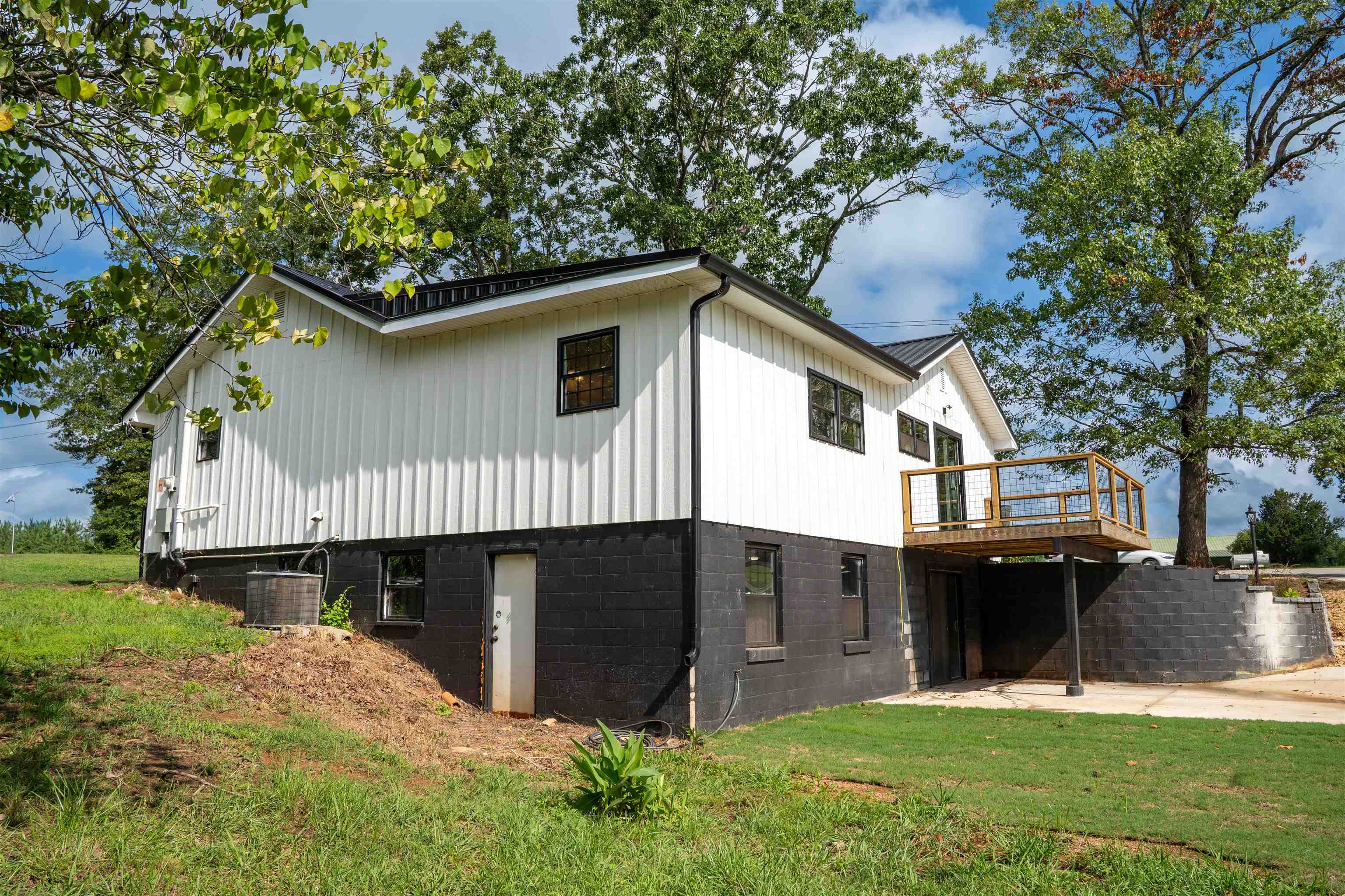 550 Landrum Mill Road Landrum, SC 29356 - Photo 30 of 41 Gallery Image 30