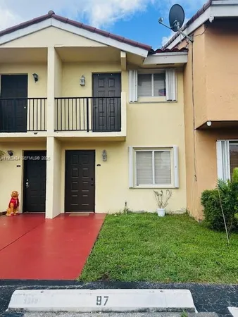 $334,900 | 560 Northwest 82nd Place, Unit 306, Miami, FL 33126