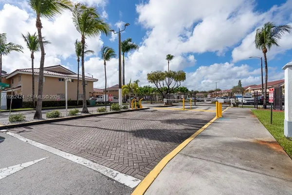 $334,900 | 560 Northwest 82nd Place, Unit 306, Miami, FL 33126