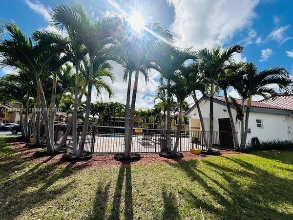 $334,900 | 560 Northwest 82nd Place, Unit 306, Miami, FL 33126