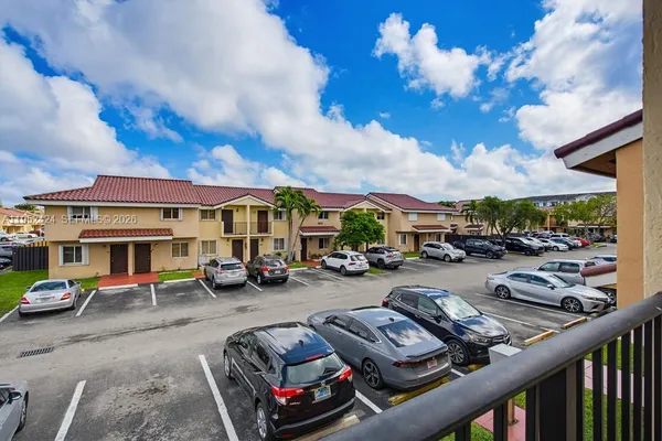 $334,900 | 560 Northwest 82nd Place, Unit 306, Miami, FL 33126
