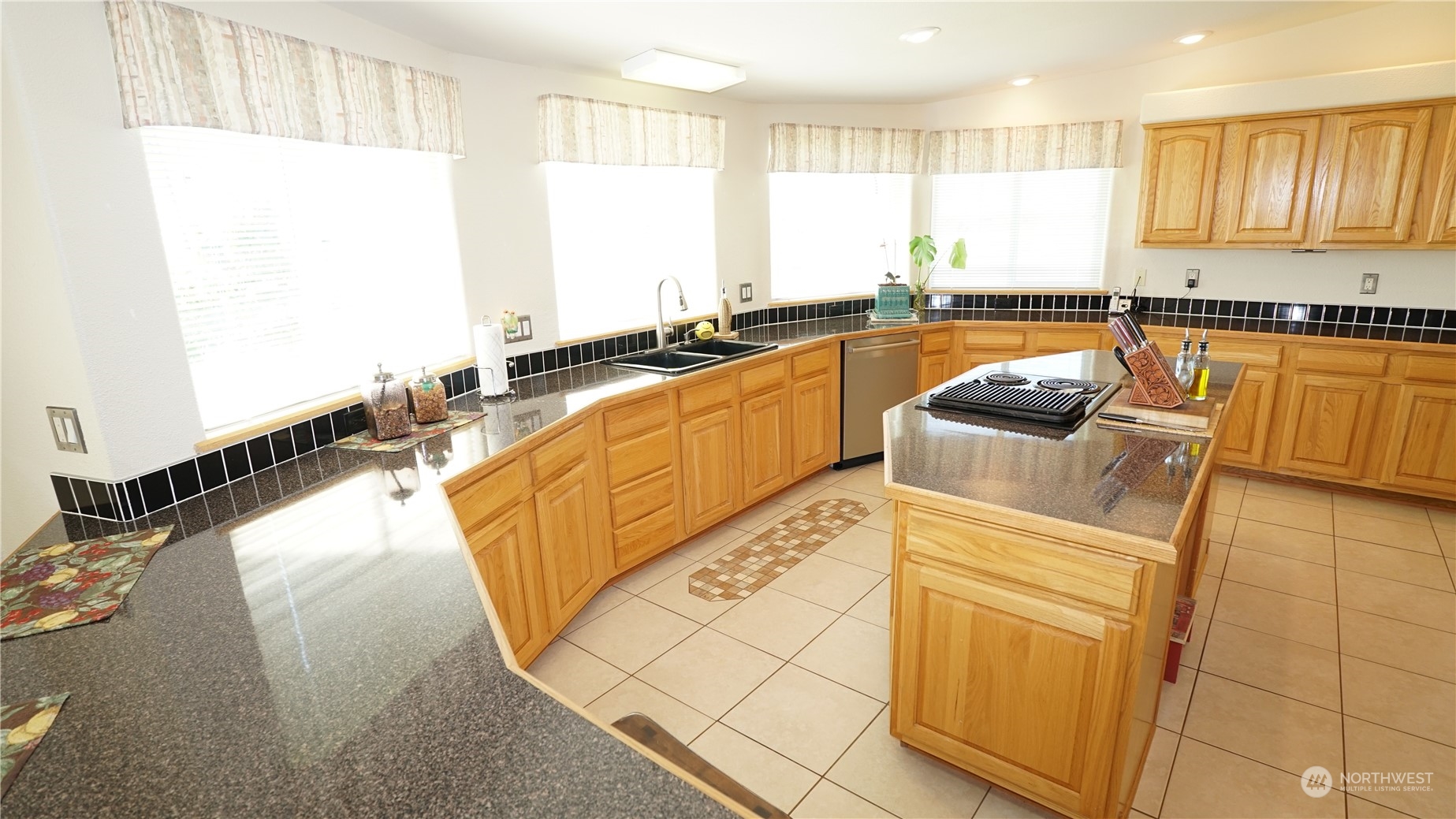 7559 Northeast D 9 Road Moses Lake, WA 98837 - Photo 8 of 30 Gallery Image 8