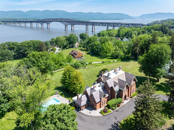 $1,750,000 | 560 Grand Avenue, Balmville, NY 12550