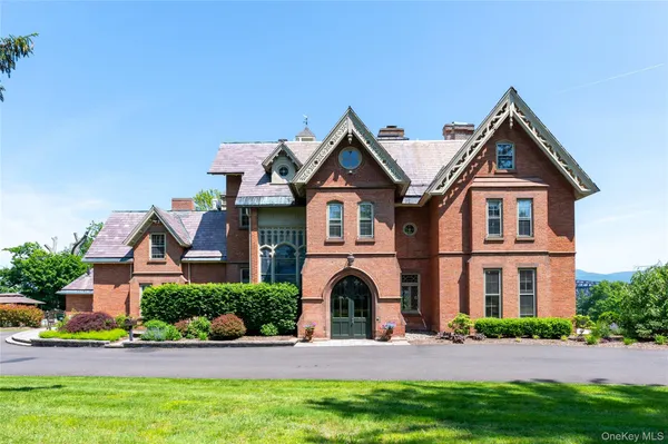 $1,750,000 | 560 Grand Avenue, Balmville, NY 12550