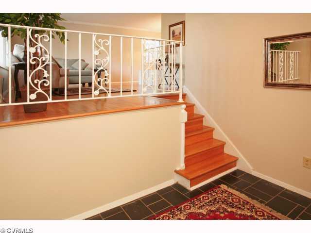 9005 Tweed Road Richmond, VA 23228 - Photo 2 of 12 Foyer