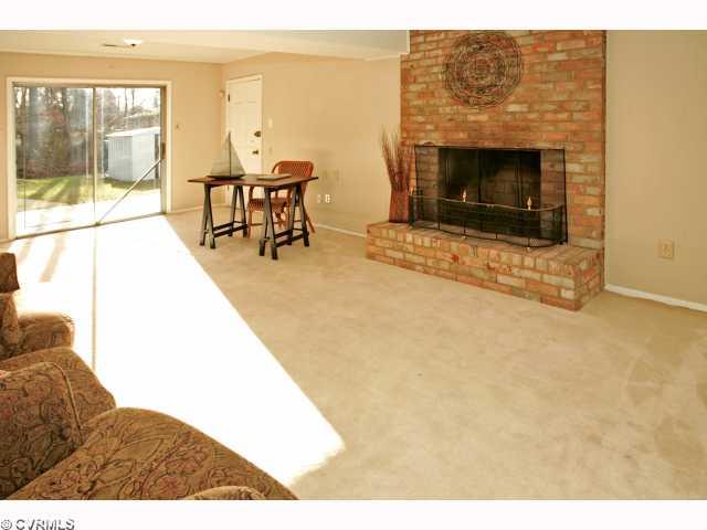 9005 Tweed Road Richmond, VA 23228 - Photo 3 of 12 Den/Family/Great Room