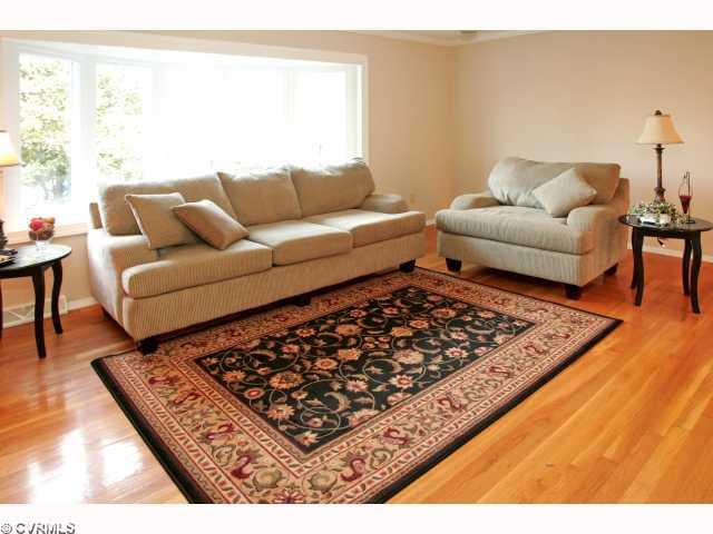 9005 Tweed Road Richmond, VA 23228 - Photo 5 of 12 Living Room - Beautiful hardwood floors and bay window!