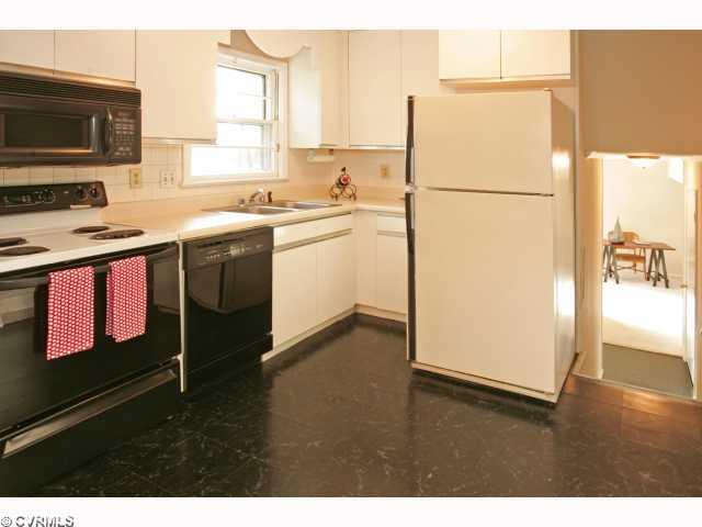 9005 Tweed Road Richmond, VA 23228 - Photo 8 of 12 Kitchen
