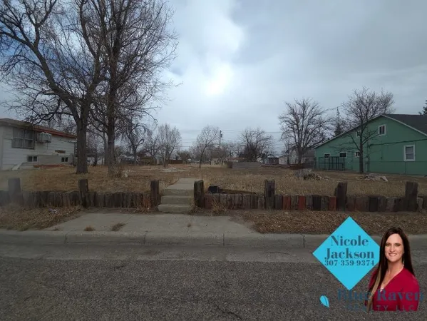$48,000 | 1404 15th Street, Wheatland, WY 82201