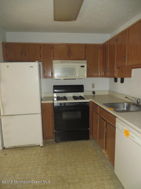 94 Azalea Circle Jackson, NJ 08527 - Photo 2 of 12 IMG_0669