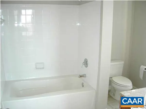 $2,500 | 755 Walker Square, Unit 3D, Charlottesville, VA 22903