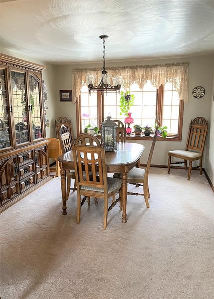 958 Rockdale Road Butler, PA 16002 - Photo 5 of 22
