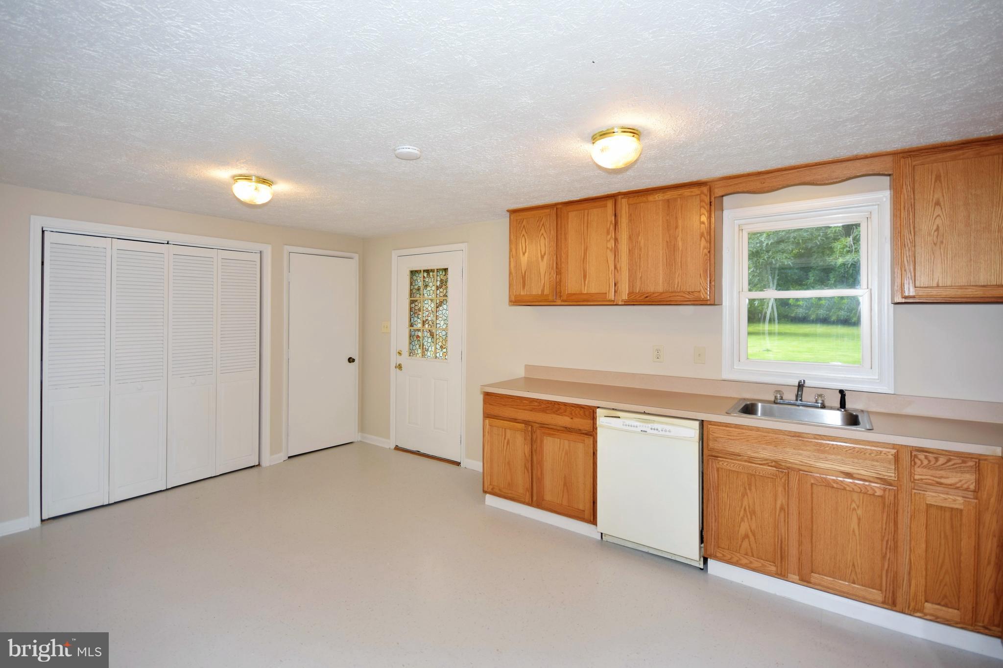 982 Morgan Ford Road Front Royal, VA 22630 - Photo 13 of 27 Kitchen