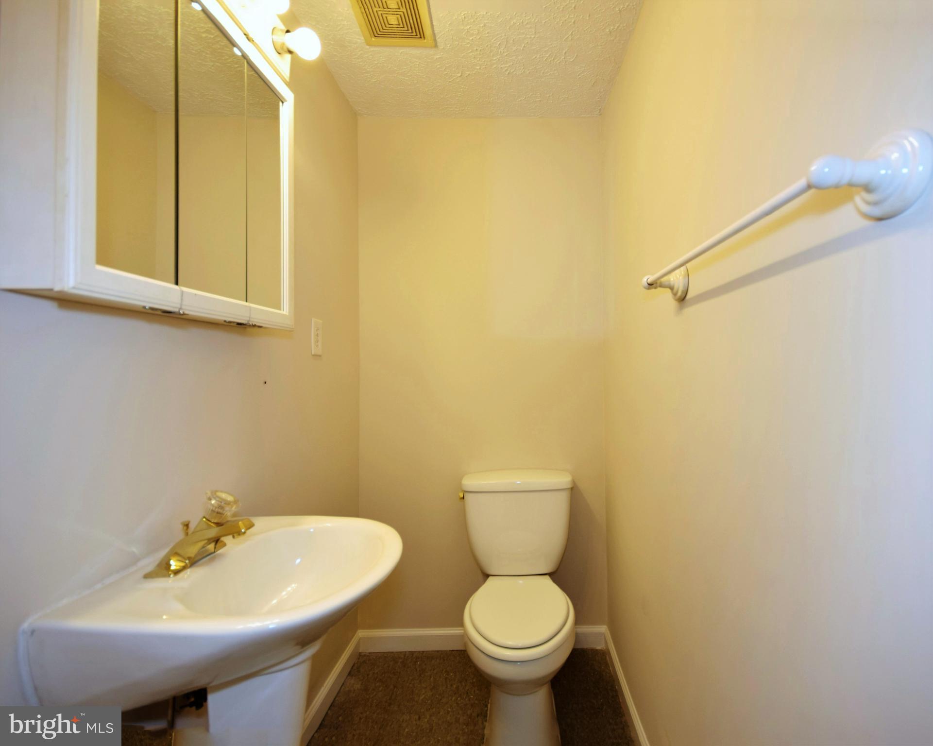 982 Morgan Ford Road Front Royal, VA 22630 - Photo 21 of 27 Bath