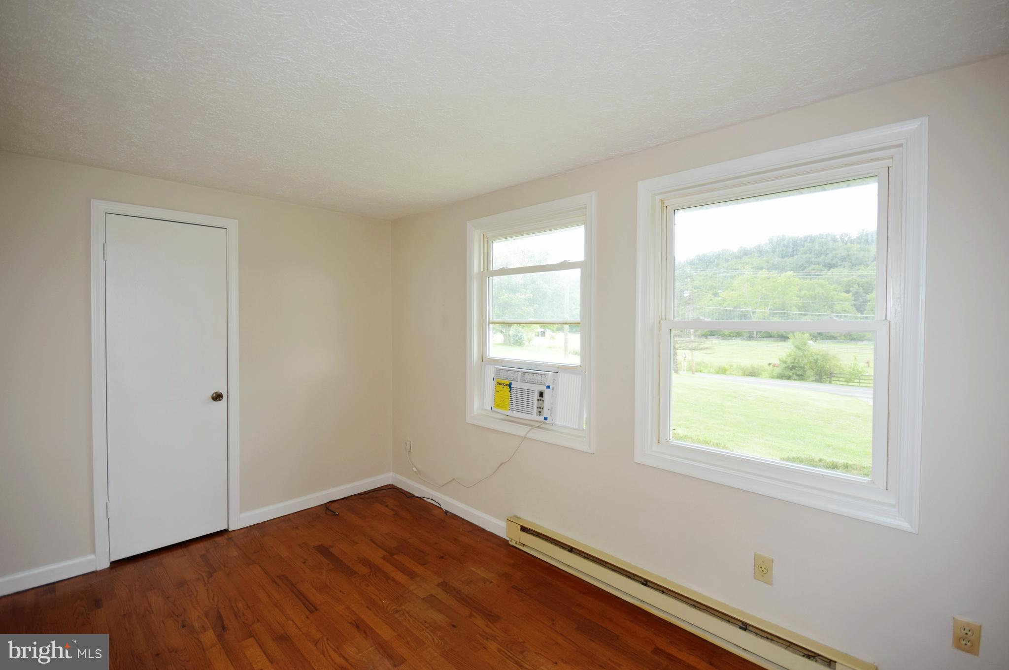982 Morgan Ford Road Front Royal, VA 22630 - Photo 25 of 27 Bedroom