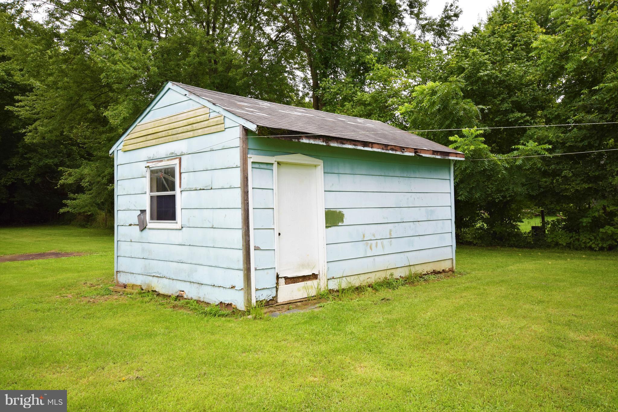 Exterior (Rear)