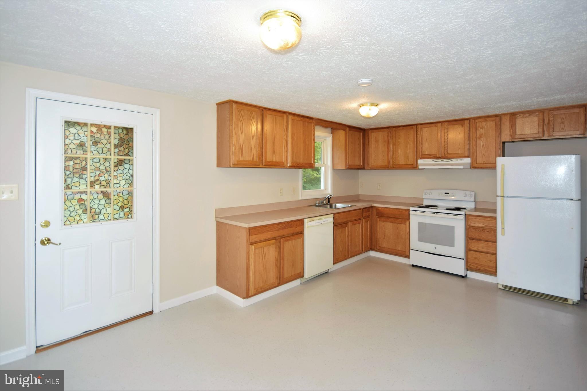 982 Morgan Ford Road Front Royal, VA 22630 - Photo 10 of 27 Kitchen