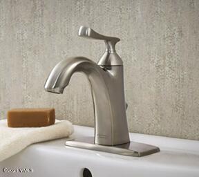 77 Metcalf Road, Unit 3A Avon, CO 81620 - Photo 5 of 5 a picture of a bathtub in a bathroom