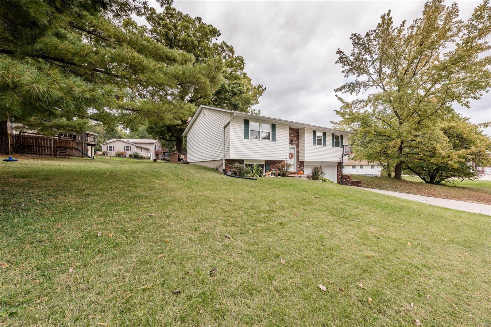 5103 Brook Road Alton, IL 62002 - Photo 2 of 37