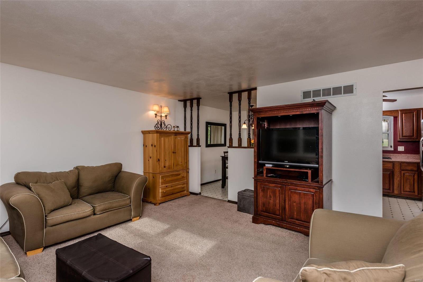 5103 Brook Road Alton, IL 62002 - Photo 7 of 37