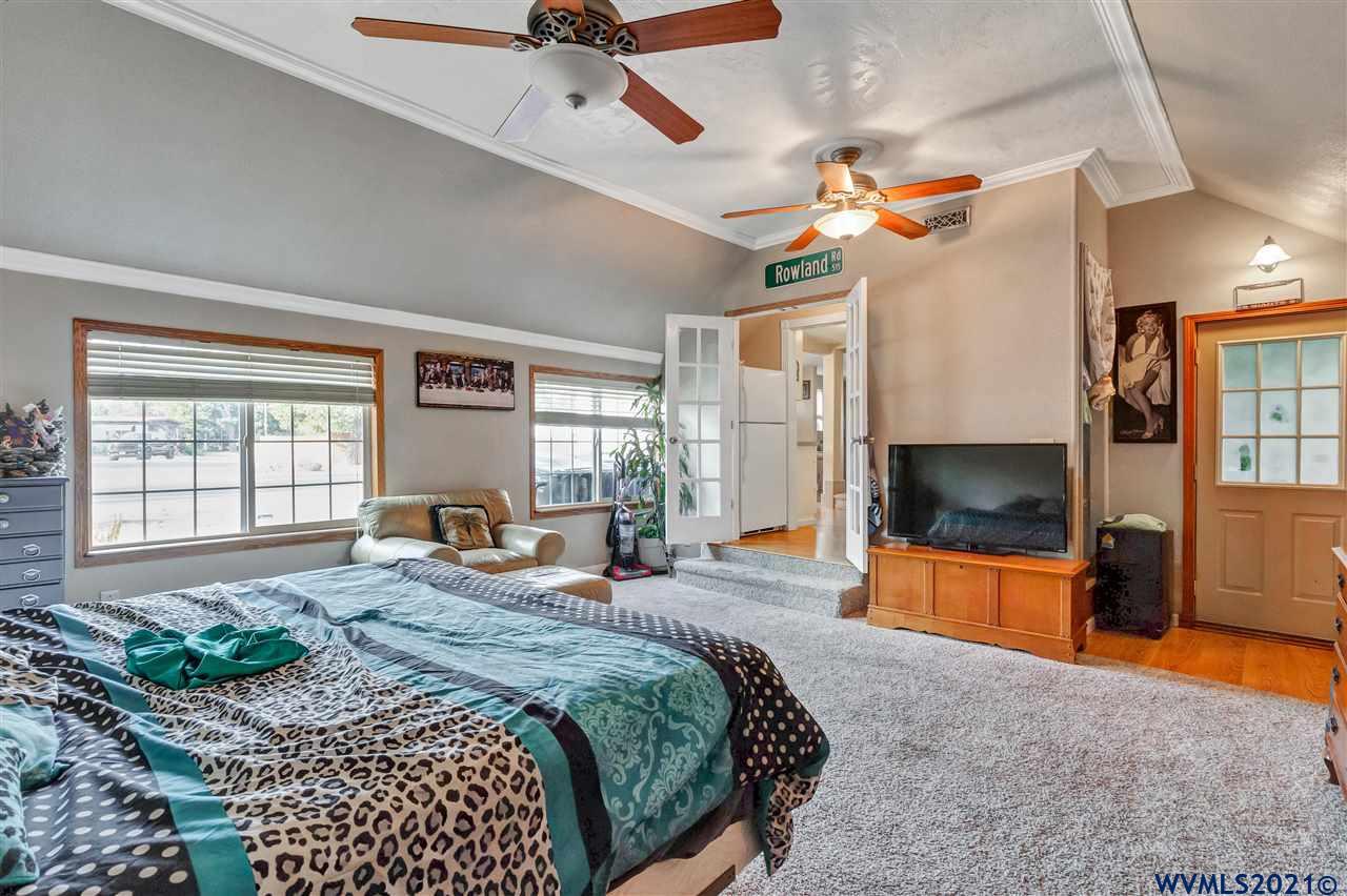 4912 Swegle Road Northeast Salem, OR 97301 - Photo 11 of 23