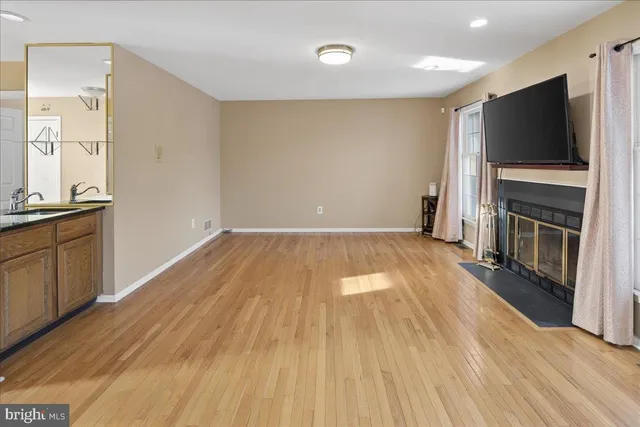 $4,900 | 7 Redwood Court, Princeton Junction, NJ 08550