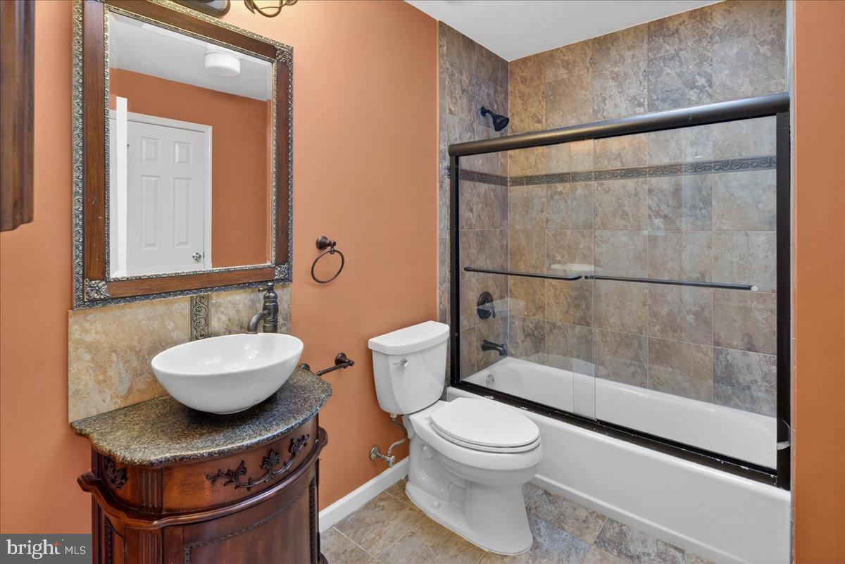 7 Redwood Court Princeton Junction, NJ 08550 - Photo 32 of 55 Hall Bathroom 2