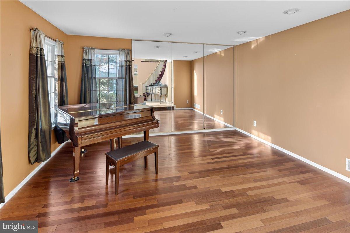 7 Redwood Court Princeton Junction, NJ 08550 - Photo 4 of 55