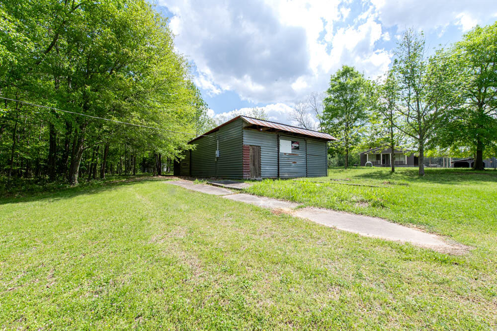 109 Shop Road Ward, SC 29166 - Photo 3 of 29 Workshop!