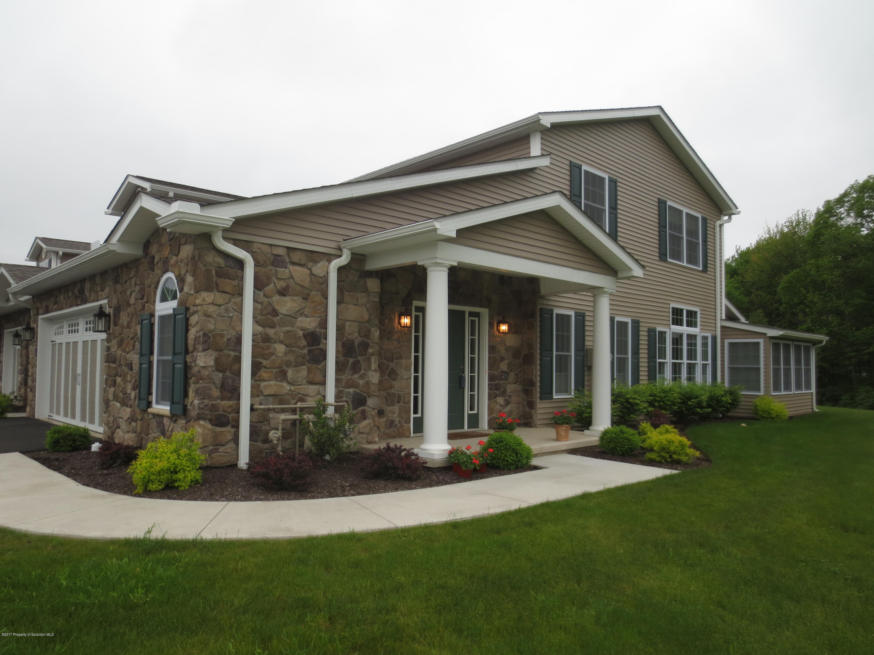 109 Wyndham Road Clarks Summit, PA 18411 - Photo 2 of 17 Gallery Image 2