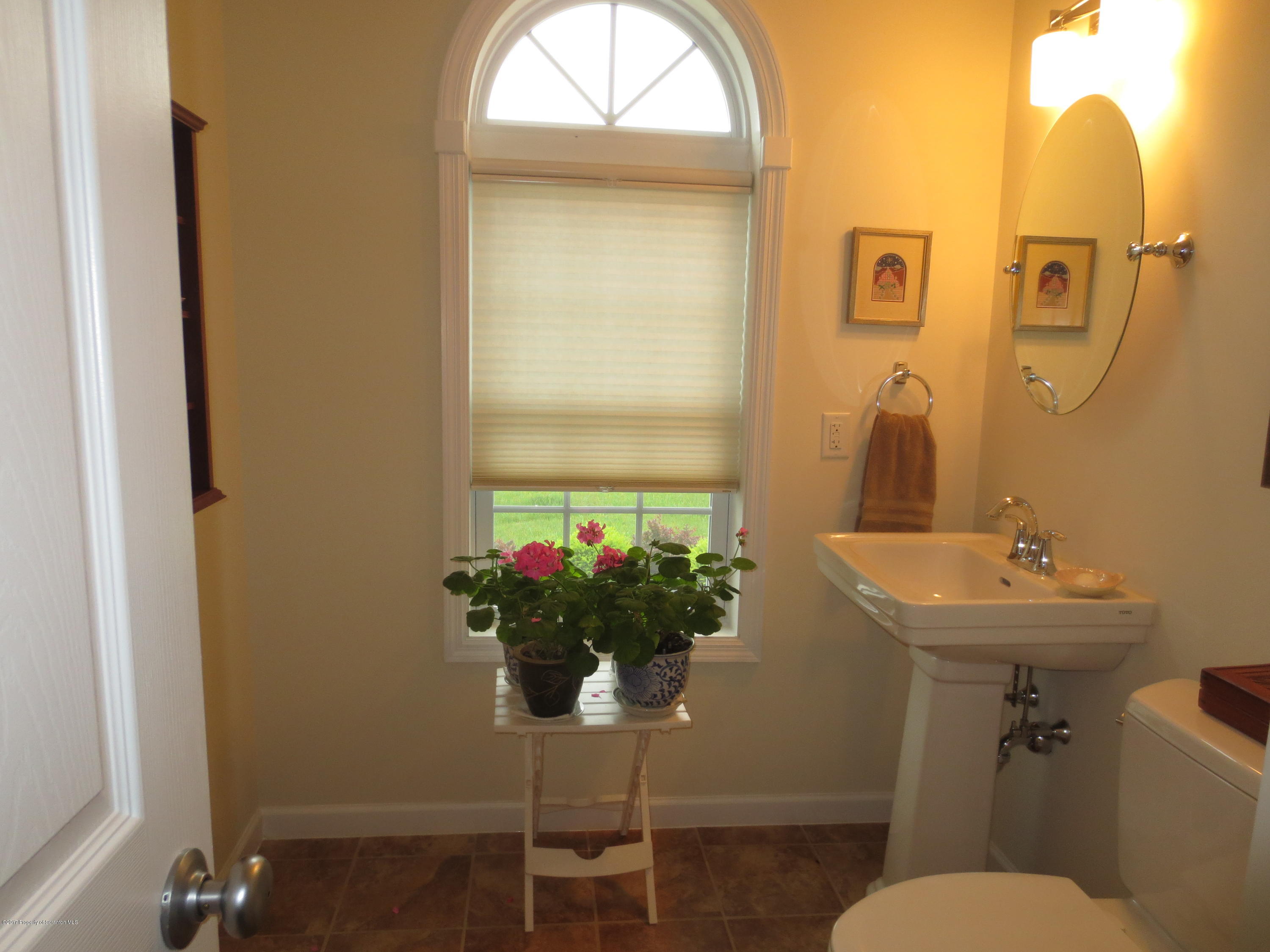 109 Wyndham Road Clarks Summit, PA 18411 - Photo 8 of 17 Gallery Image 8