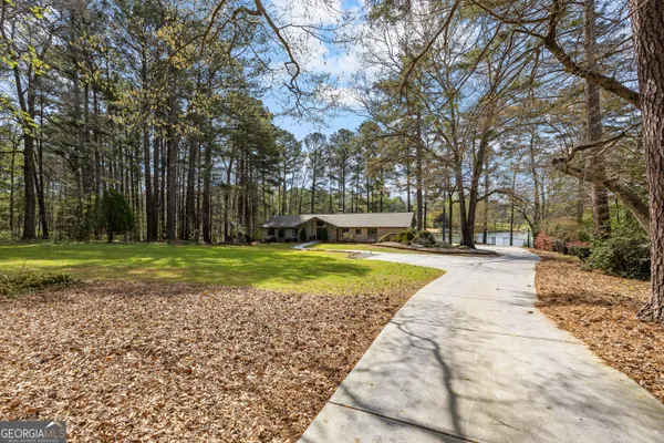 $825,000 | 2025 Castle Lake Drive, Tyrone, GA 30290