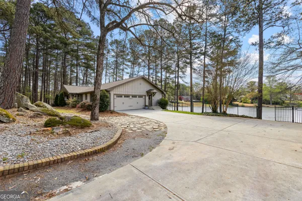 $825,000 | 2025 Castle Lake Drive, Tyrone, GA 30290