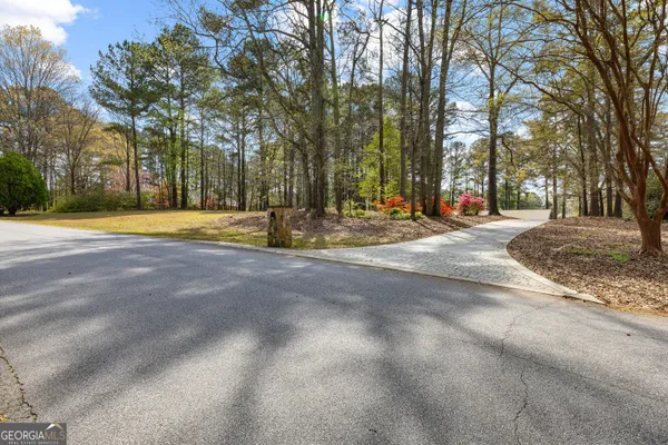 $825,000 | 2025 Castle Lake Drive, Tyrone, GA 30290